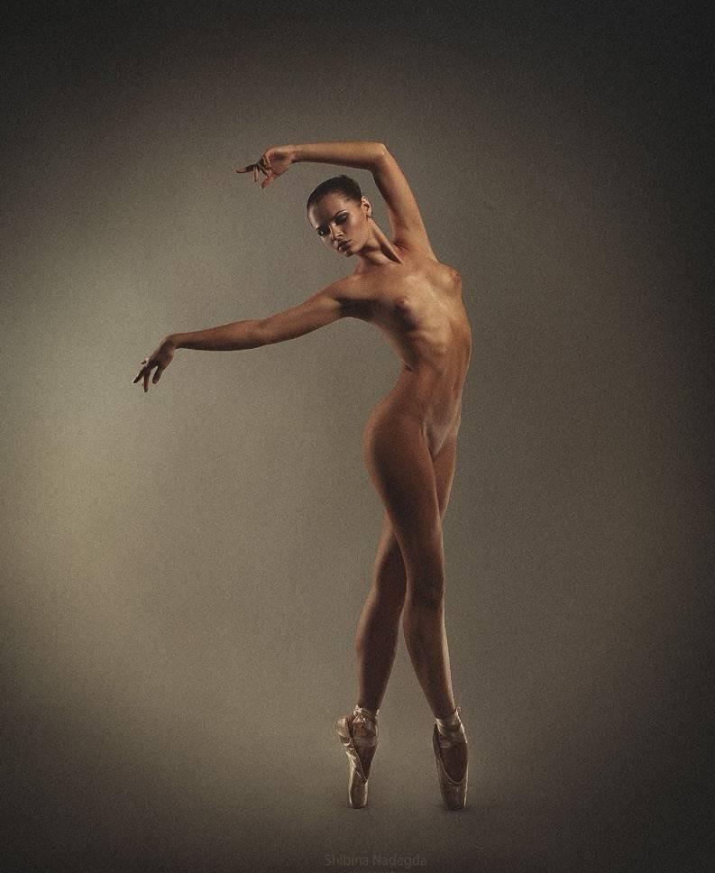Zlata Yalinich ballerina naked