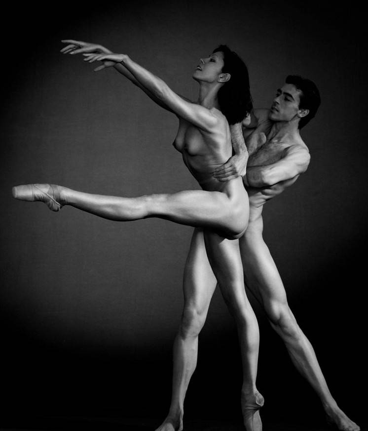 Photo shoot nude with a partner
