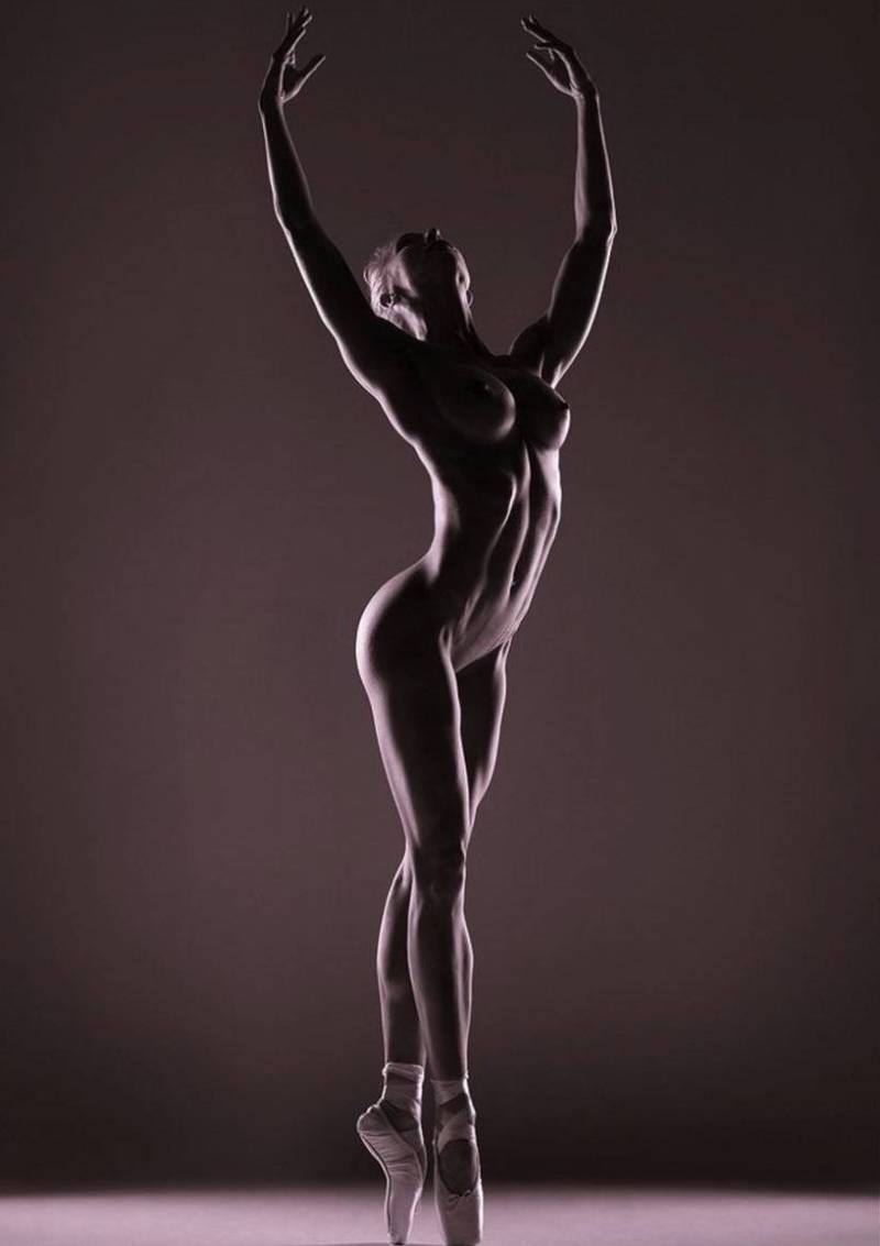 Zlata Yalinich ballerina naked
