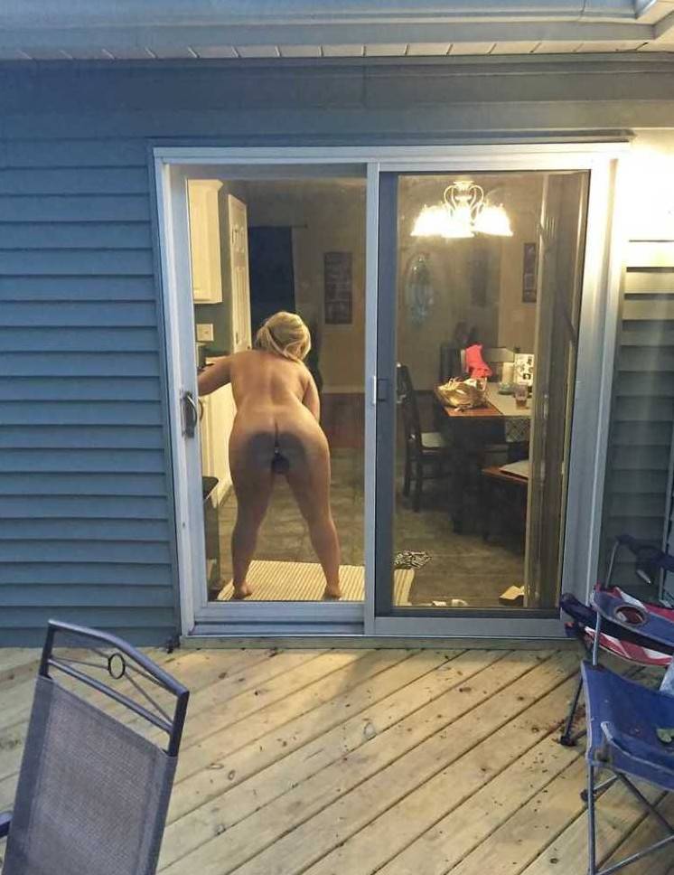 Neighbor Caure Caure Couple Having Sex in Backyard